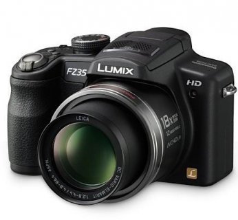 W odróżnieniu od poprzednika, Panasonic Lumix FZ35 dostępny będzie wyłącznie w kolorze czarnym