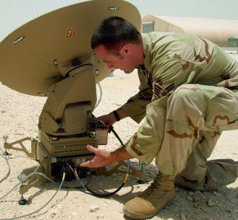 Amerykańskie wojsko podczas operacji zagranicznych wykorzystuje do wymiany danych takie łącza satelitarne.