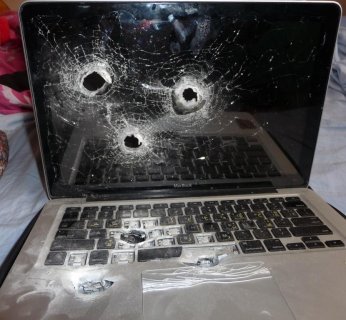 Postrzelony MacBook