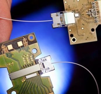Okrycie Intela potwierdza, że w przyszłych komputerach elektroniczne sygnały mogą być zastąpione promieniami światła