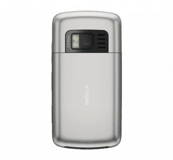 Nokia C6-01 mierzy 13,9 mm grubości, zaś waży 131 gramów