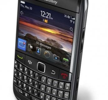 BlackBerry Bold 9780 mierzy 109 x 60 x 14,1 mm
