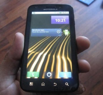 Motorola Olympus pozuje do zdjęć