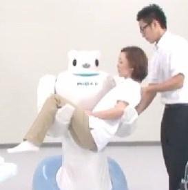 Robot zadba o Japończyków, polscy emeryci drapią się po głowach