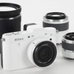 System 1 obejmuje też specjalne obiektywy. Na początek Nikon oferuje cztery modele: 10 mm F2,8 (ok. 1000 zł), 10-30 mm F3,5-5,6 (ok. 800 zł), 30-110mm F3,8-5,6 (ok. 1000 zł) oraz 10-100mm F4,5-5,6 (ok. 2500 zł).