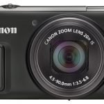 Canon SX260 HS to wszechstronny aparat z potężnym zoomem. W jego poręcznej obudowie zmieścił się obiektyw z 20-krotnym zoomem oraz odbiornik GPS, a wśród funkcji znajdziemy liczne tryby automatyczne i manualne.