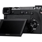Sony NEX-6 mierzy ok. 120 × 67 × 42,6 mm, zaś waży 345 gramów z akumulatorem i karta pamięci
