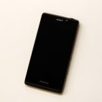 Sony odświeża swoją linię smartfonów trzema nowymi modelami T, V i J. Przykładowo w modelu Xperia T fizyczne klawisze zostały zastąpione ich dotykowymi odpowiednikami na ekranie o przekątnej 4,55