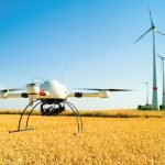 Autonomiczne drony takie jak Miocrodrones md4-100 dokonują inspekcji instalacji przemysłowych (np. turbin wiatrowych).