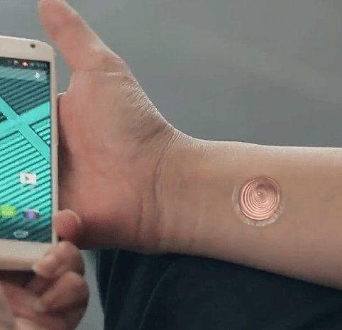 Motorola zaprezentowała swój “tatuaż” NFC