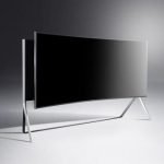 Samsung - największy zakrzywiony telewizor świata i wygięta listwa dźwiękowa.