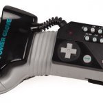 Nintendo Power Glove - Kontroler został zaprojektowany dla firmy AGE przez Granta Goddarda i Samuela Davisa. W pracy pomagali im Thomas Zimmerman i Jaron Lanier, twórcy