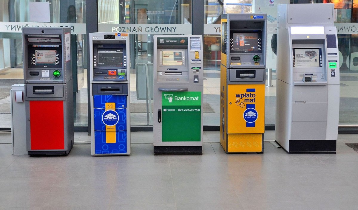bankomaty na dworcu głównym z Poznaniu