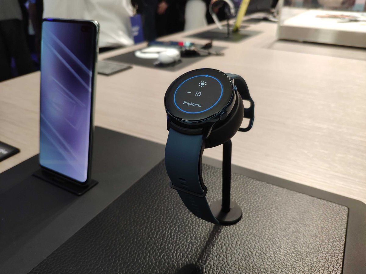 Galaxy Watch Active, czyli flagowy smartwatch Samsunga w niższej cenie