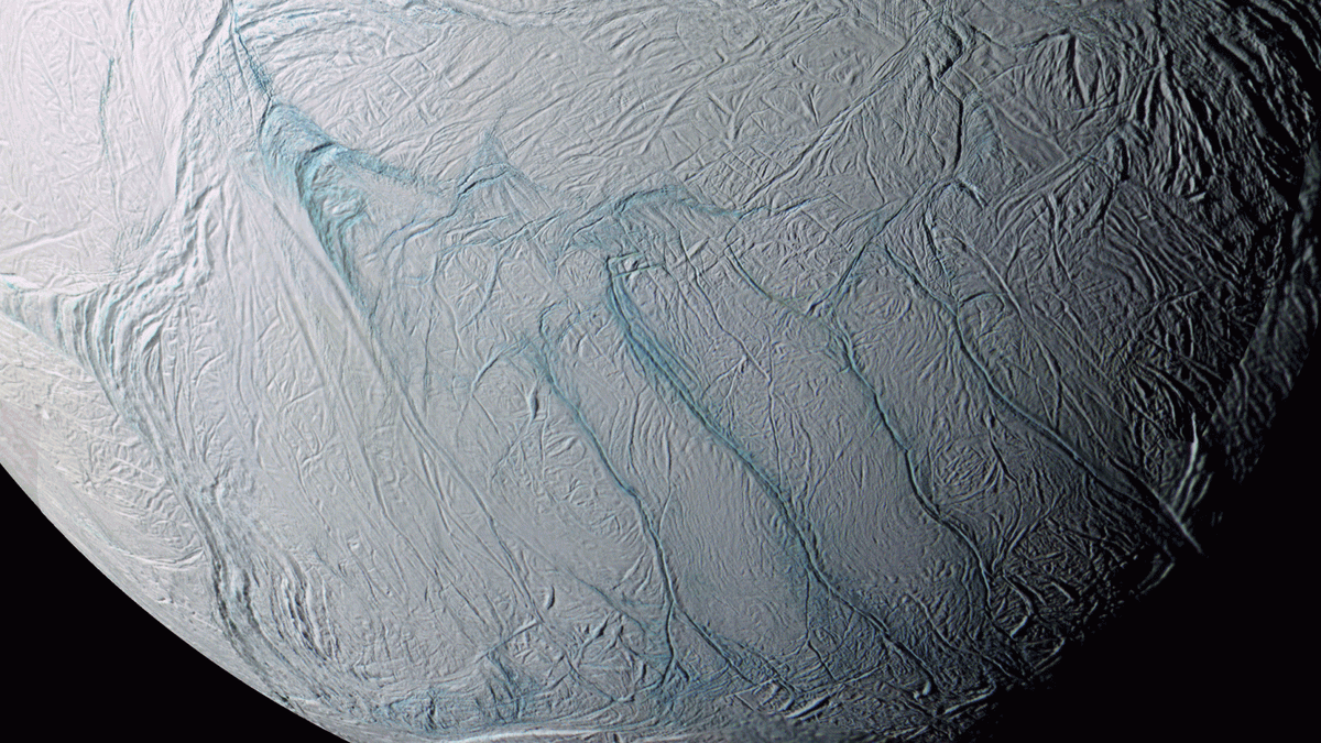 Wiemy już skąd na Enceladusie wzięły się “tygrysie pasy”