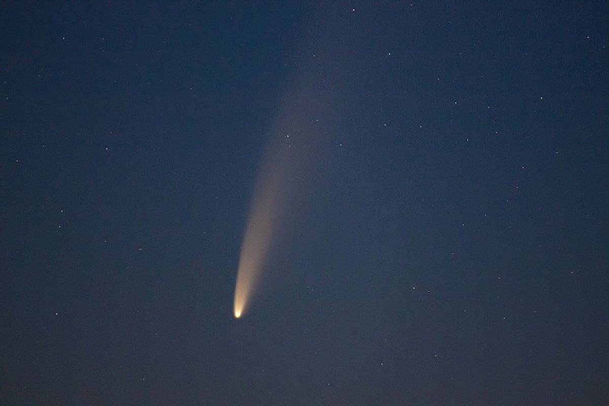 Komety, które odwiedzają nas co kilka tysięcy lat mają zaskakujący potencjał do tworzenia “spadających gwiazd”