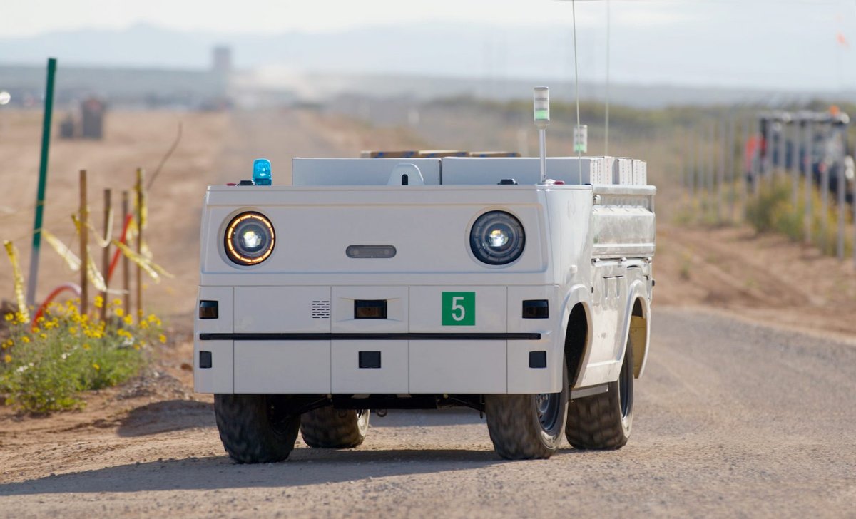 Autonomiczny Pojazd Roboczy Hondy bierze udział w budowie farmy solarnej w Nowym Meksyku