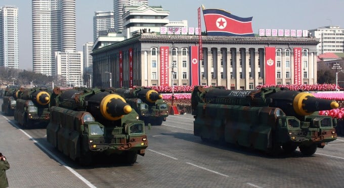 Korea Północna wystrzeliła swój największy pocisk, Hwasong 12, pocisk Hwasong 12,