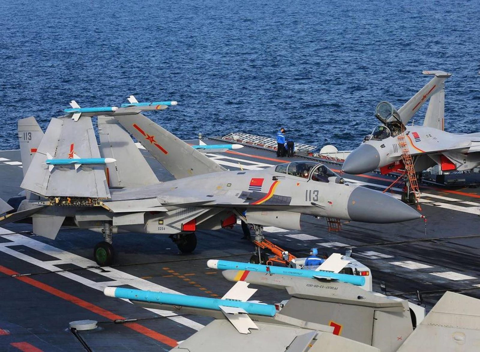 Myśliwiec pokładowy Shenyang J-15