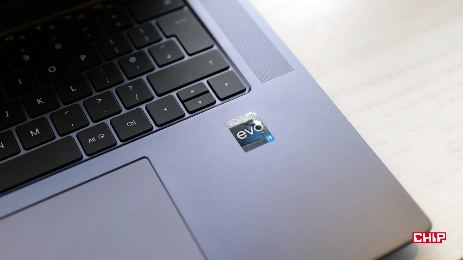 Intel i9 - naklejka na laptopie Huawei MateBook 16s