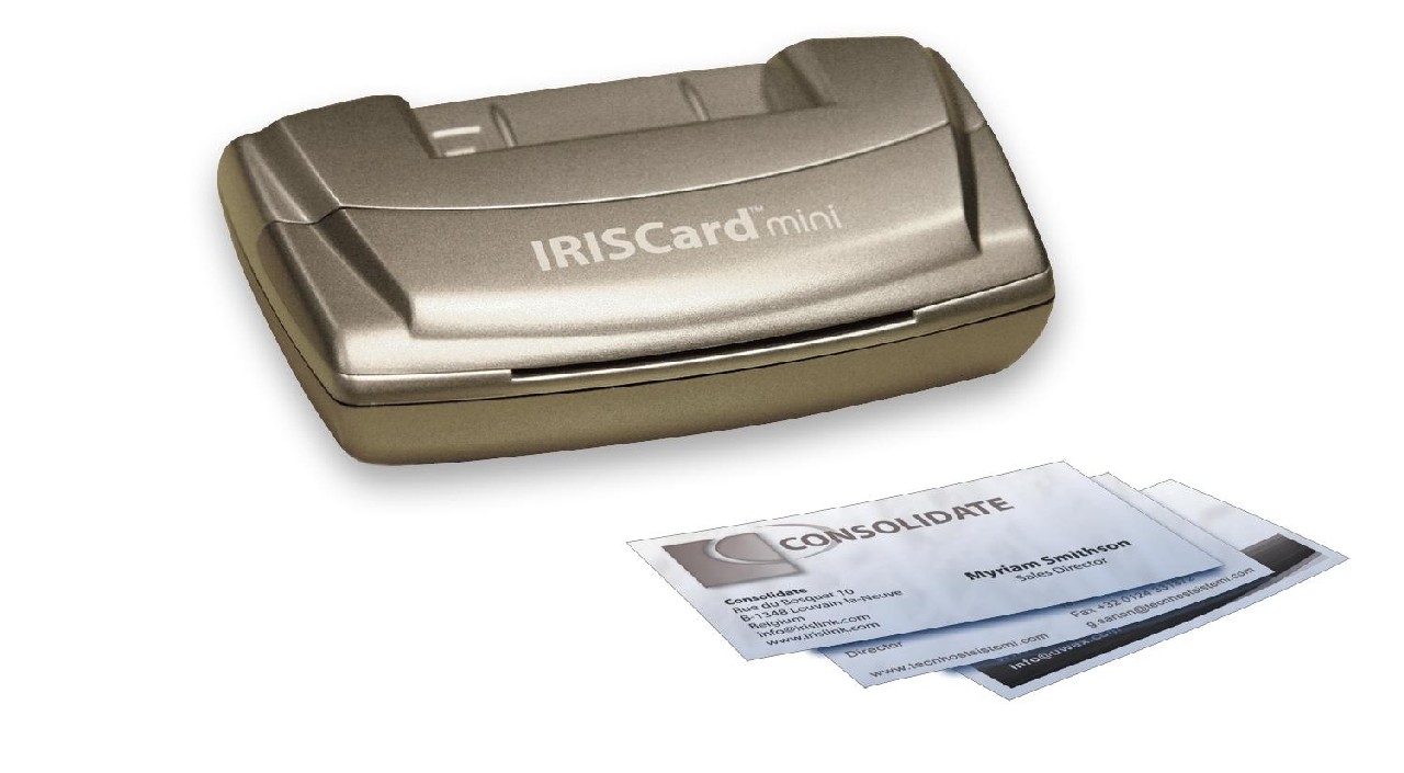 Skanery do wizytówek IRISCard automatycznie skanują wizytówki i przetwarzają je przez moduł OCR