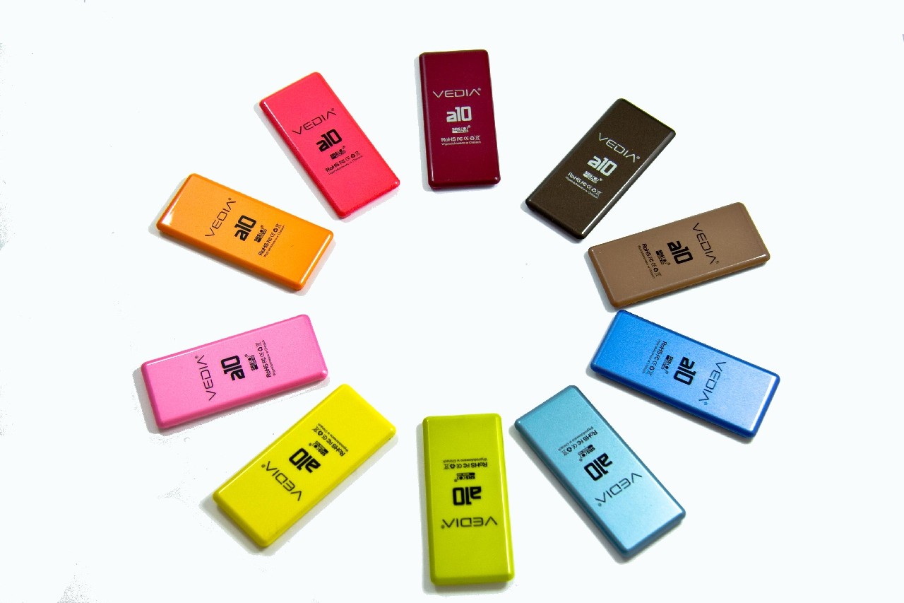 Jedenaście nowych kolorystycznych modeli VEDIA A10 można kupić wyłącznie w wersji 2 GB