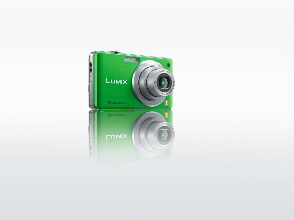 Kolorowe i sprytne – nowe aparaty Panasonic Lumix z serii FS