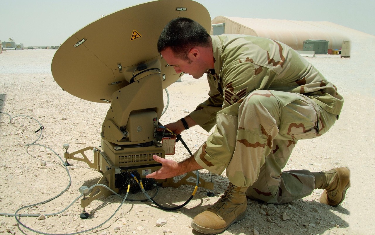 Amerykańskie wojsko podczas operacji zagranicznych wykorzystuje do wymiany danych takie łącza satelitarne.