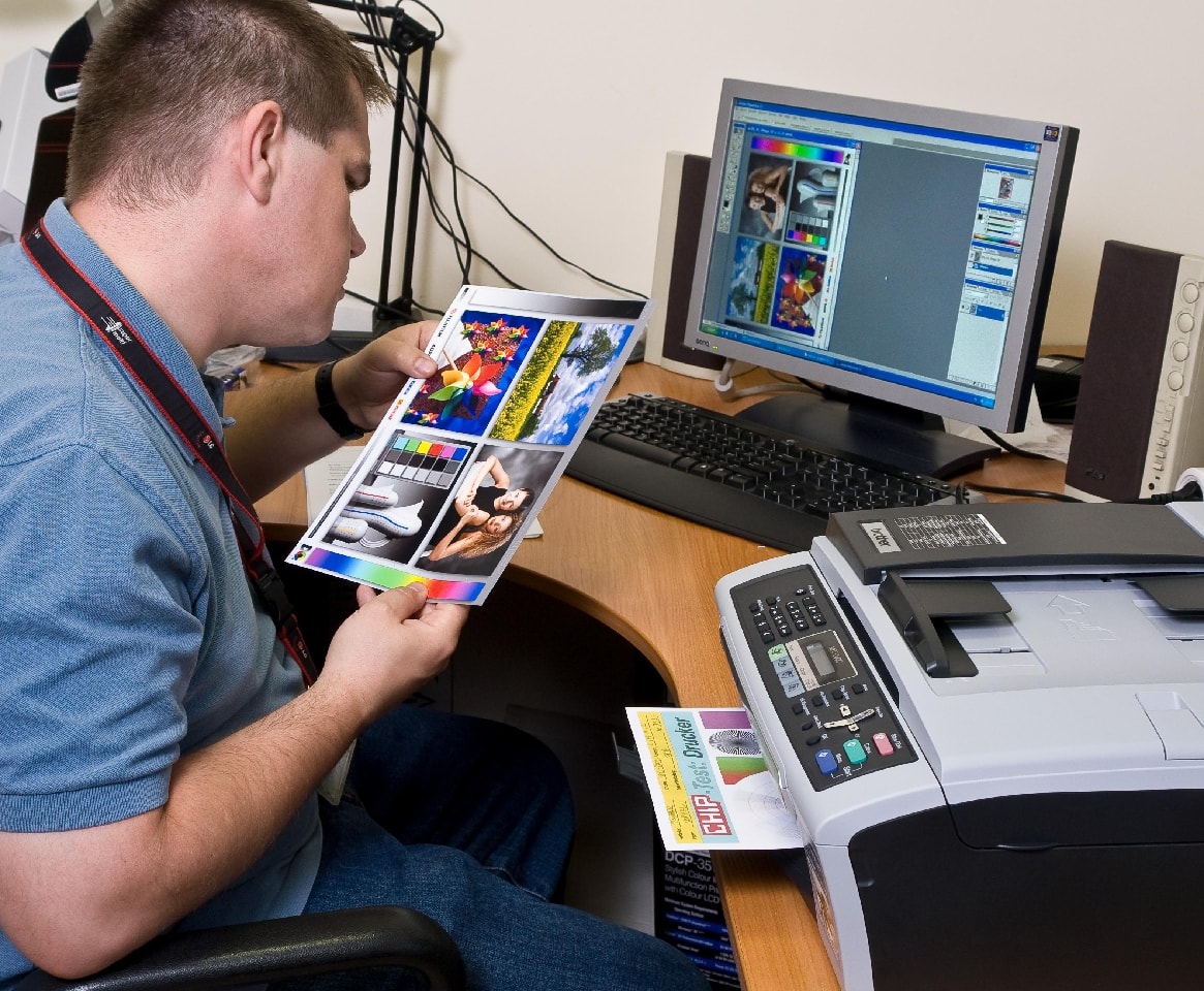 Robert, nasz tester sprawdza możliwości i jakość wydruków jednej z wielu drukarek.