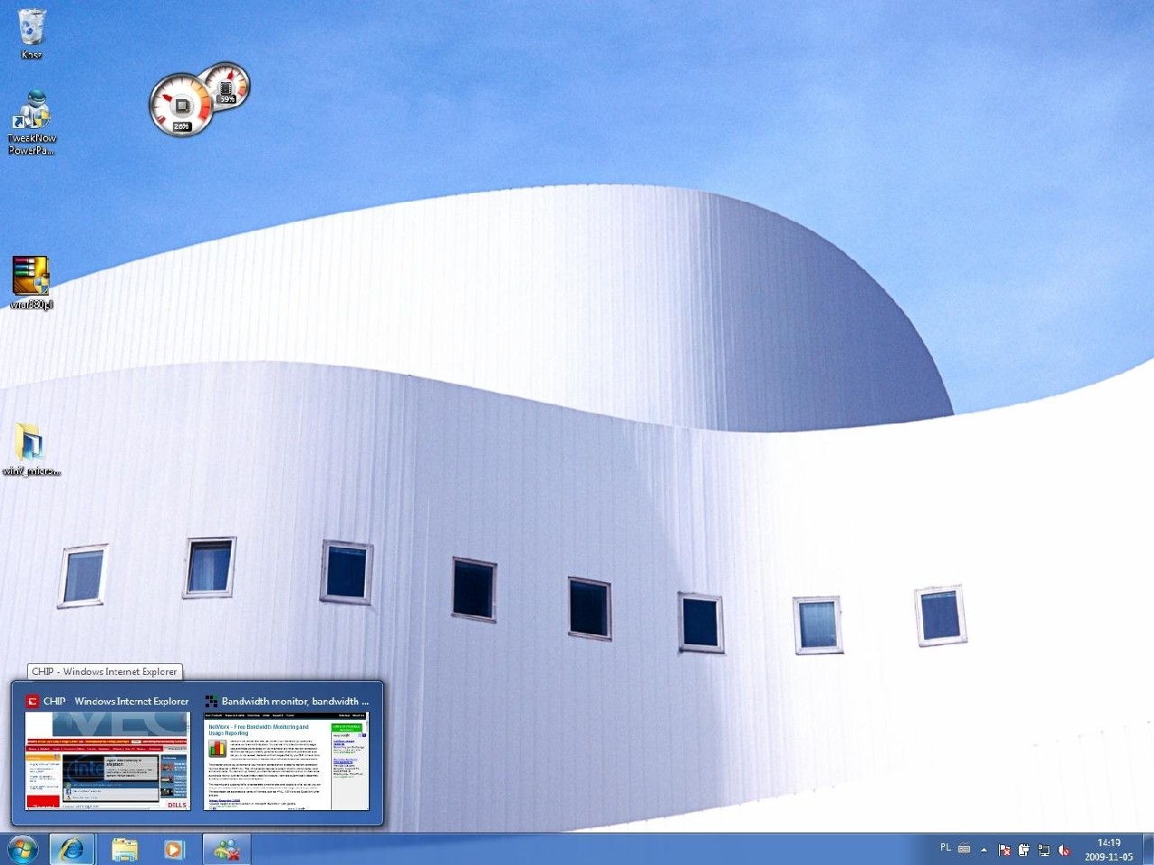 Windows 7 - nowy pasek zadań jest bardziej czytelny, nawet gdy otwartych jest wiele okien.
