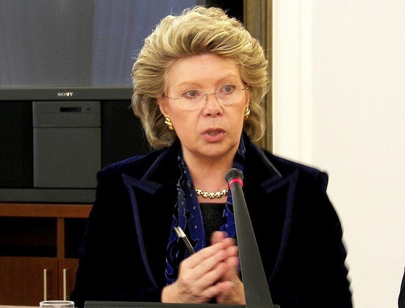 Viviane Reding zajmie się przepisaniem dyrektywy o ochronie danych