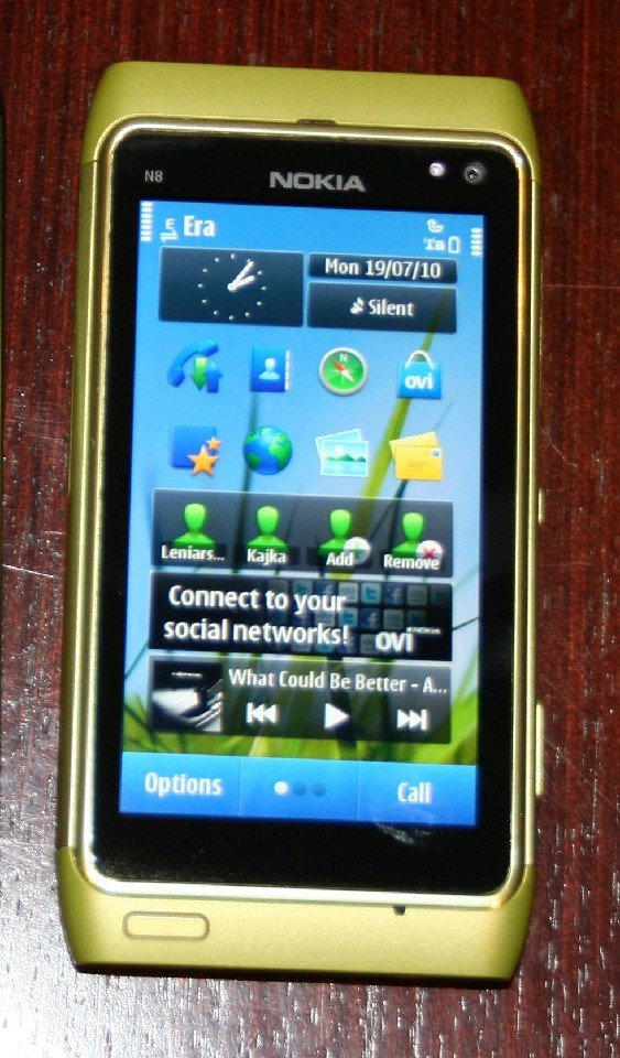 Nokia N8 i Symbian ^3 w naszych rękach! Pierwsze wrażenia i przegląd możliwości [FILM]