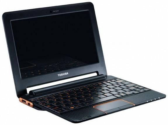 Toshiba AC100-10Z w kolorze czarny mat z pomarańczowymi wykończeniami