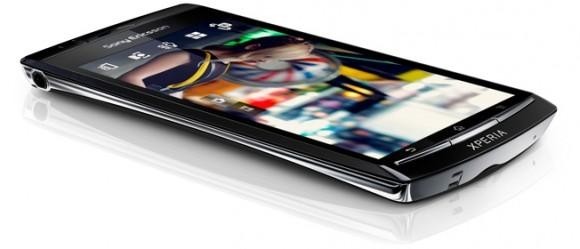 Na zdjęciu Sony Ericsson Xperia Arc z 4,2-calowym ekranem