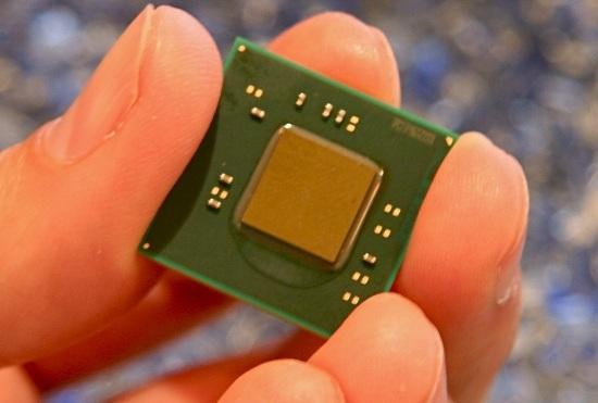 Intel wyprzedza prawo Moore’a, które sam ustanowił w 1965 roku