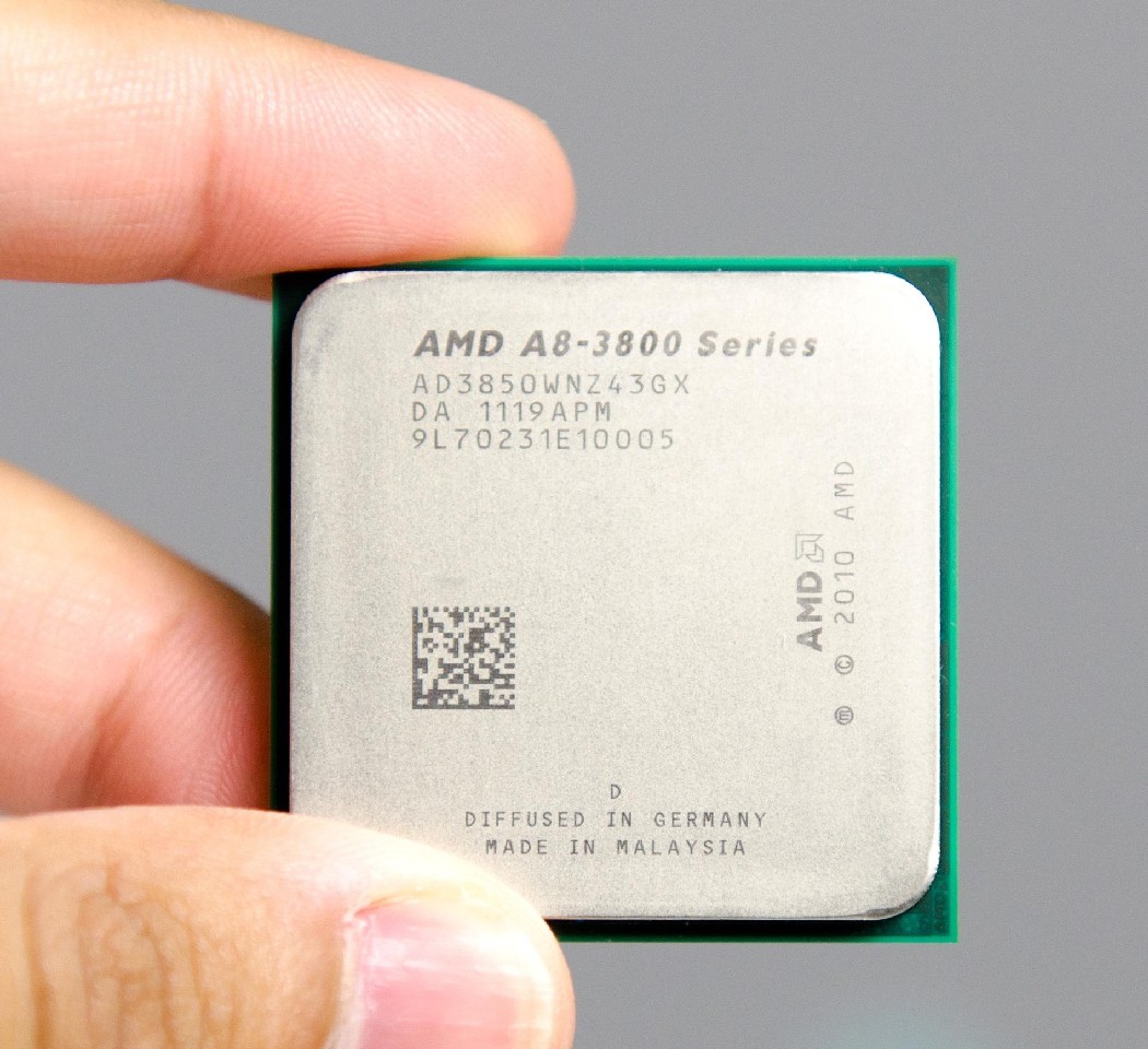 Jednostki APU pozwalają na podłączenie także zewnętrznej karty graficznej Radeon (źródło: AnandTech)