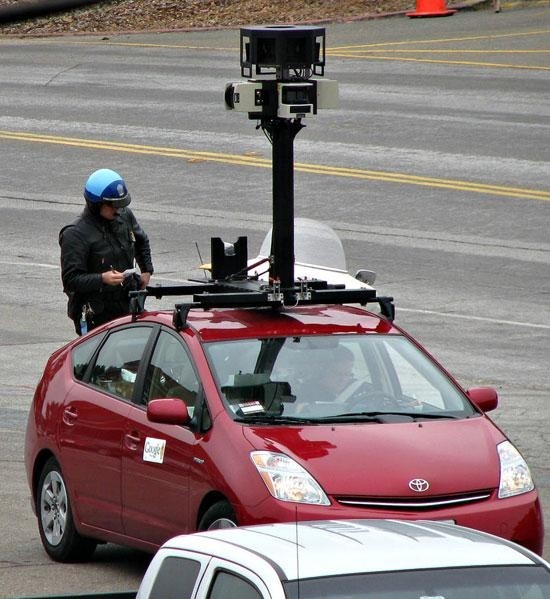 Samochody Google Widok Ulicy rejestrują położenie twojego smartfona, tabletu, notebooka