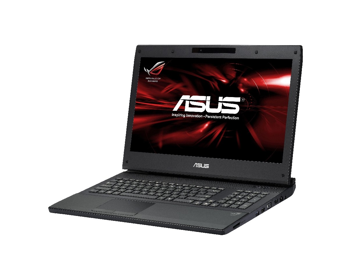 Asus G740x opiera się na 64-bitowym systemie Windows 7 Ultimate, Professional lub Home Premium