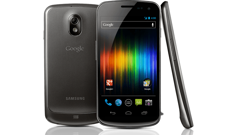 Google Galaxy Nexus, jedyny telefon z nienaruszonym Androidem. Niedostępny w polskich sieciach komórkowych.