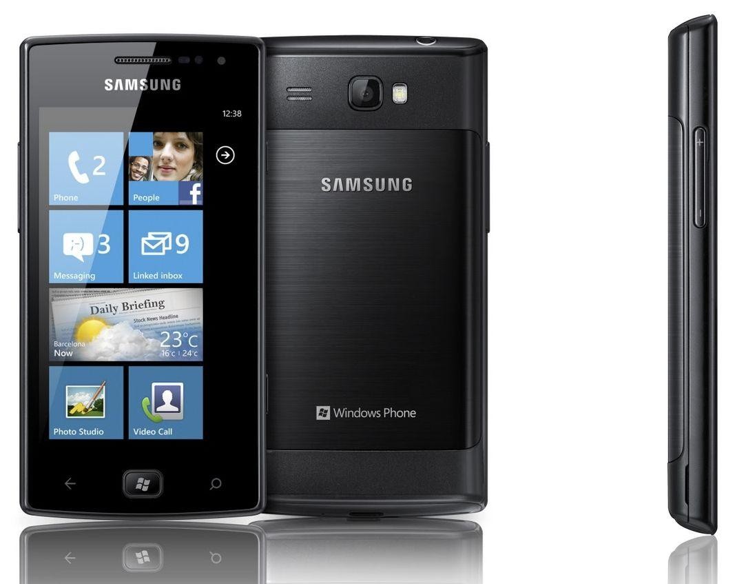Samsung Omnia W, obecnie topowy smartfon Samsunga z Windows Phone.