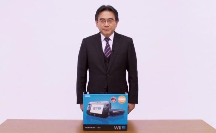 Satoru Iwata rozpakowuje Wii U