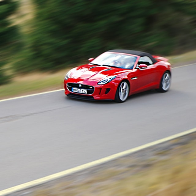 Panoramowanie: prosty sposób na efektowne zdjęcia samochodów