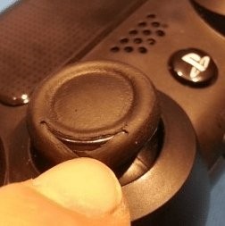 Pady od PlayStation 4 rozpadają się w rękach