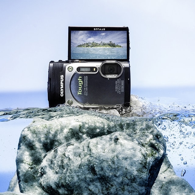 Pierwszy cyfrowy twardziel z odchylanym ekranem