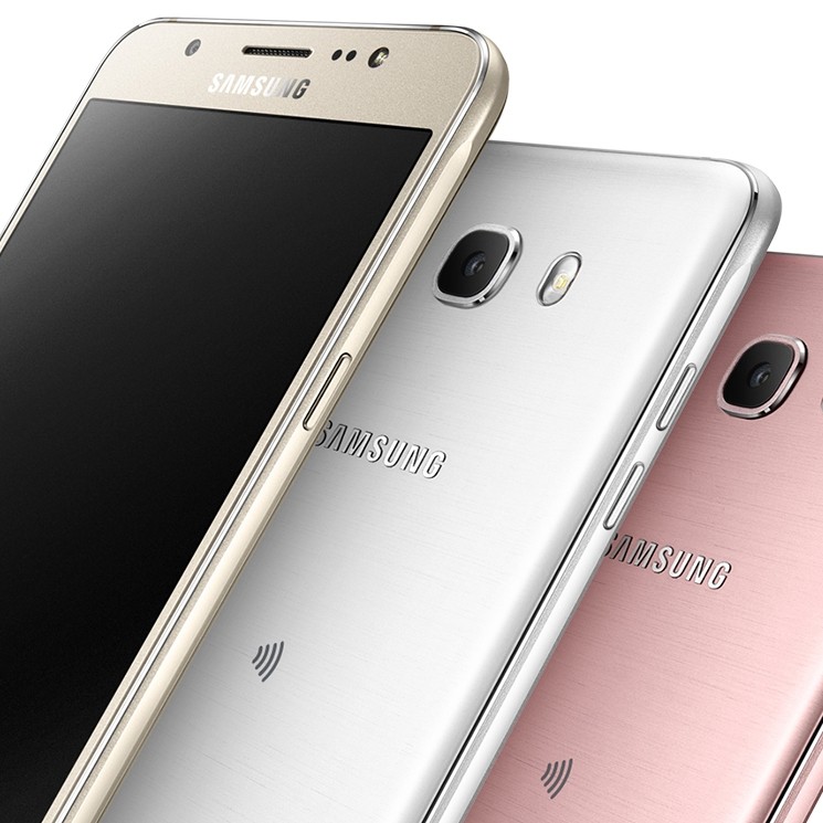Samsung Galaxy J7 (2016) i J5 (2016) oficjalnie