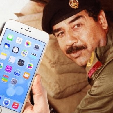 Musiał udowodnić Apple, że nie jest… Saddamem Husseinem
