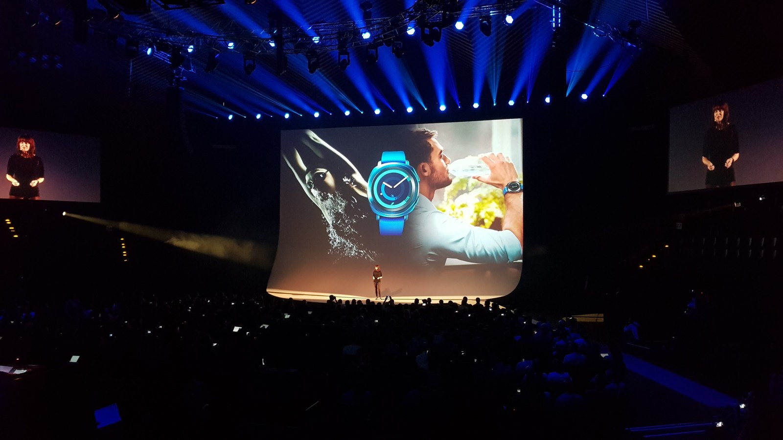 Samsung w Berlinie – zegarek, opaska i słuchawki