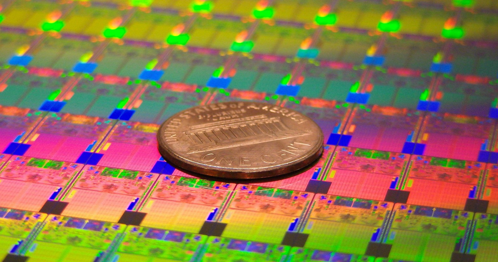 Chipset Intel Z390 dla ośmiu rdzeni i szesnastu wątków