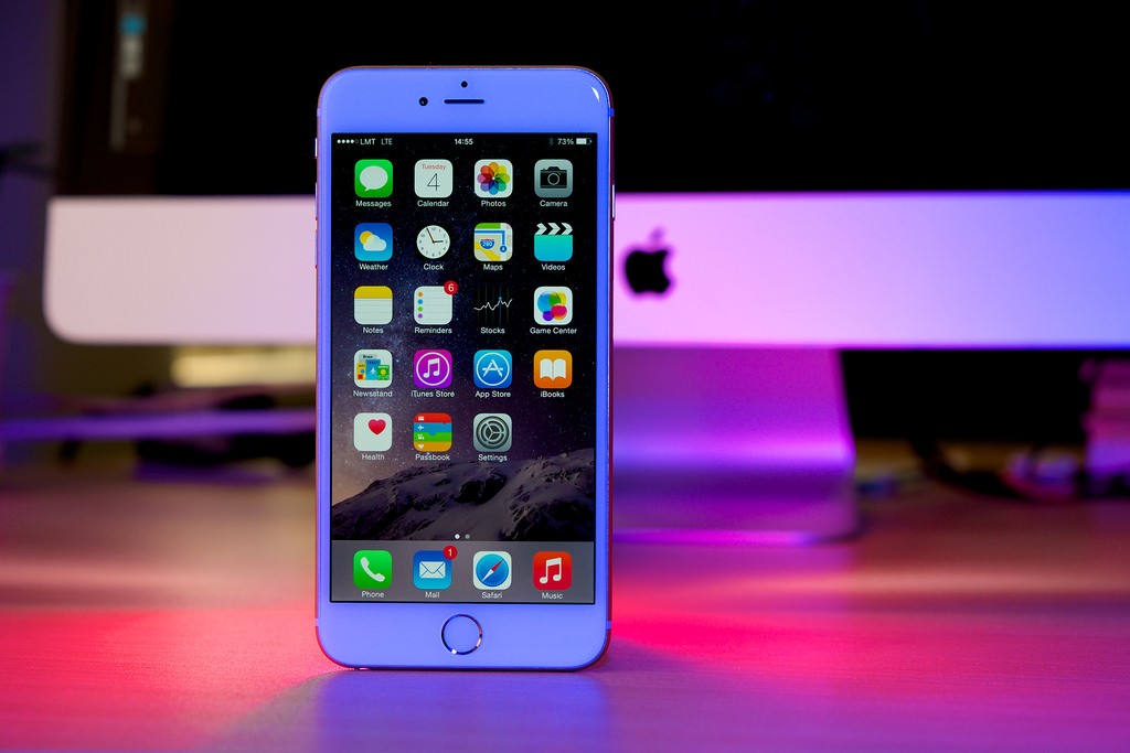 Apple zarobiło na iPhone’ach, podnosząc ich cenę