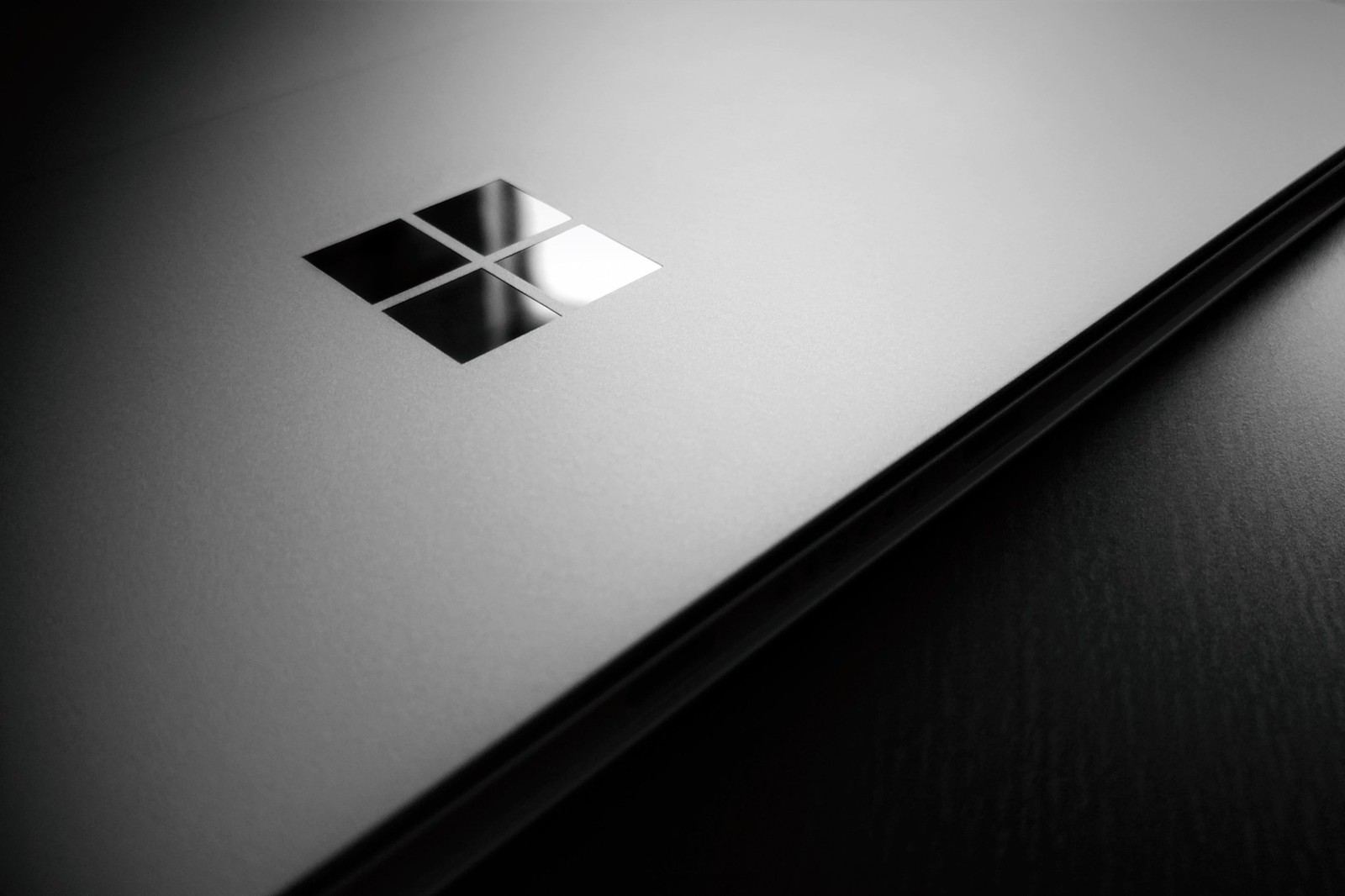 Microsoft obniża ceny Surface’ów